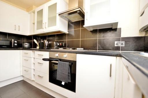 Crown House Villa Londen Buitenkant foto